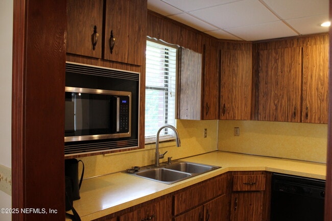 Building Photo - 1391 River Hills Ct