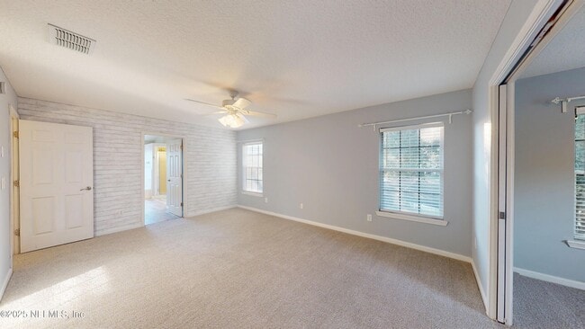 Building Photo - 281 Village Green Ave