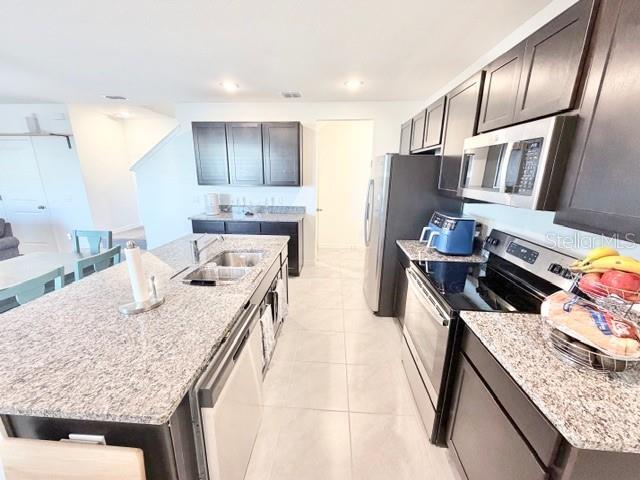 Building Photo - 633 Belgrove St