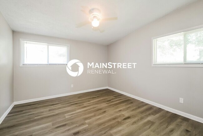 Building Photo - 3 Bedroom Pet-Friendly Home in FLORISSANT, MO with Main Street Renewal