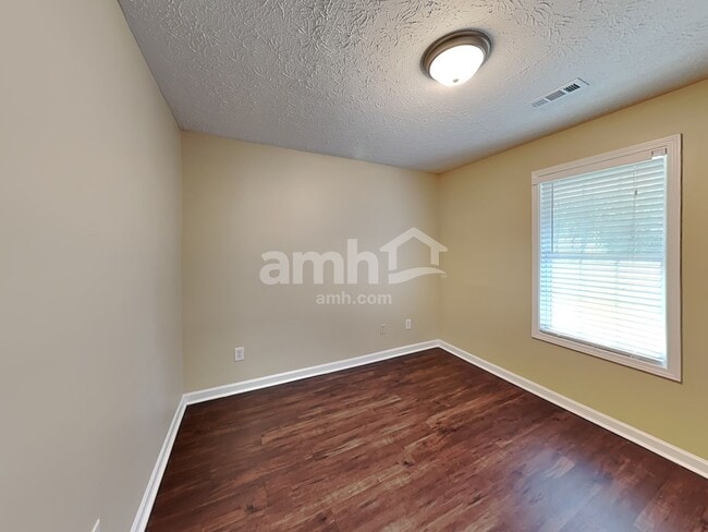 Building Photo - 84 Glen Ridge Dr