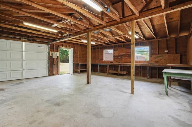 Building Photo - 128 McNeal Rd