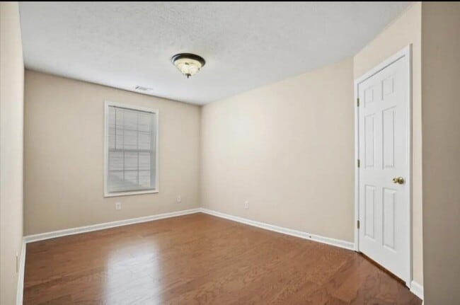 Building Photo - 323 Beryl Dr