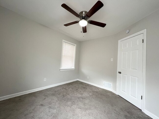 Building Photo - 1465 W Duchesne Dr