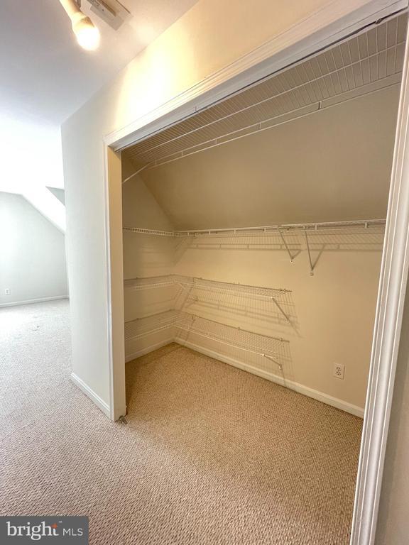 Building Photo - 10197 Madison Dr