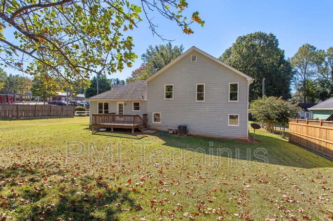 Building Photo - 76 Winward Way SE