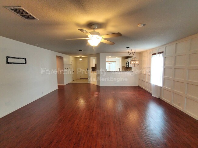 Building Photo - 555 Planters Pass