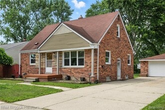 Building Photo - 25301 Ford St