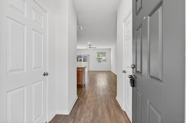Building Photo - 43 Mustard Hl Ct