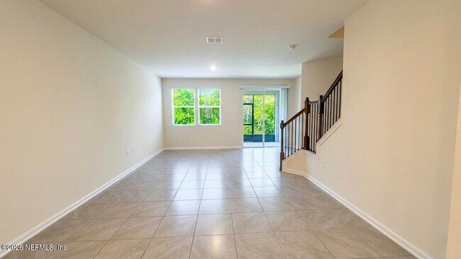 Building Photo - 124 Pasadena Dr