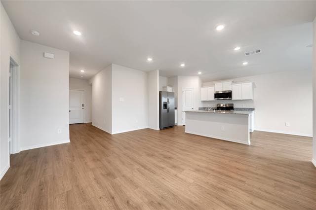 Building Photo - 501 Yellow Rose Rd