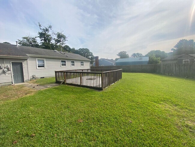 Building Photo - Introducing our charming home in the desirable Chesapeake "ASK ABOUT OUR ZERO DEPOSIT"