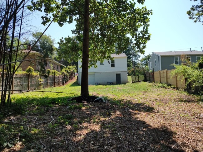 Building Photo - 138 S Gordon Dr