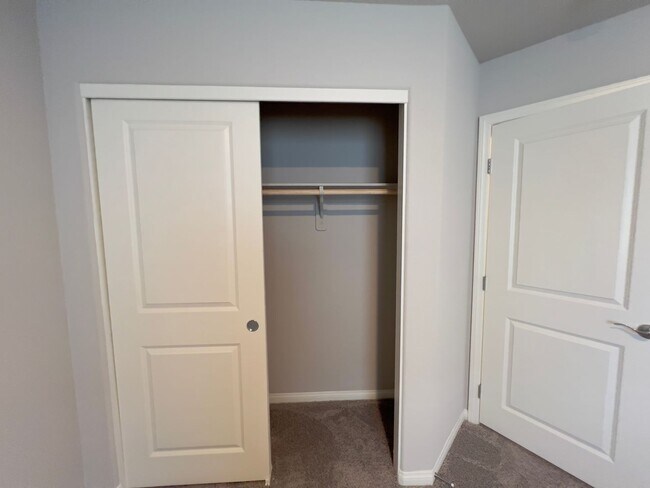 Building Photo - 4 bedroom, 2.5 bathroom home located in North West, Las Vegas