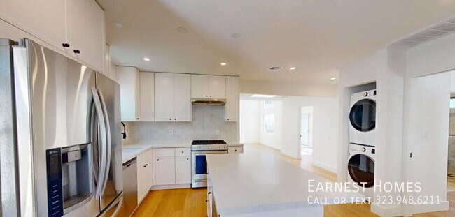 Building Photo - 15242 Morrison St