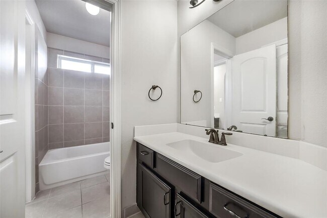 Building Photo - 16815 Violet Trace Ct