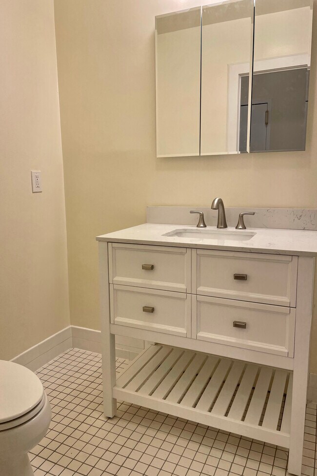 Building Photo - 1319 1st Ave.