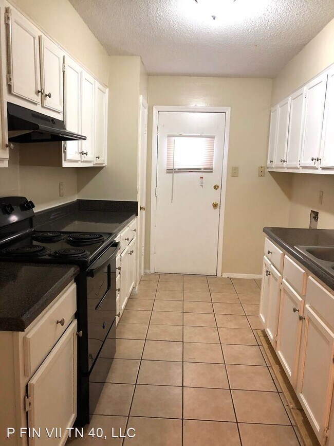 Building Photo - 2 br, 2 bath House - 4496 Wooddale Avenue