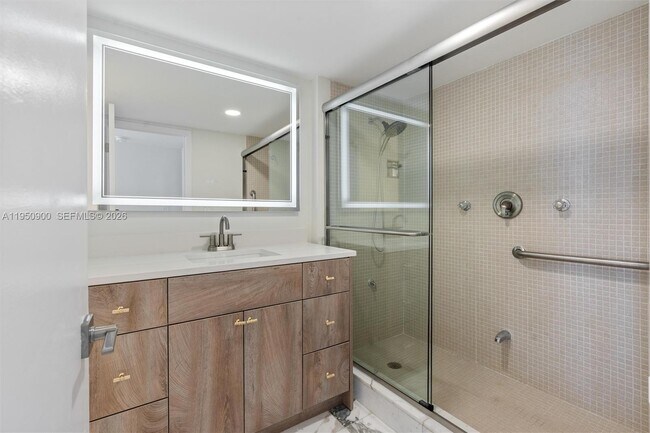 Building Photo - 2100 S Ocean Ln