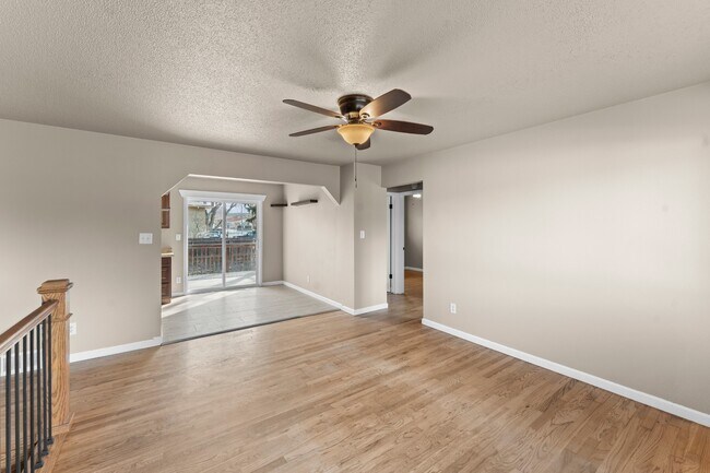 Building Photo - 4503 Bella Dr