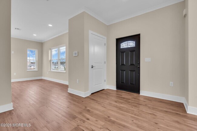 Building Photo - 58 Cove Rd