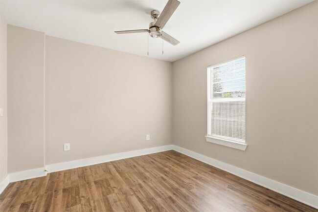 Building Photo - 3822 Lila St