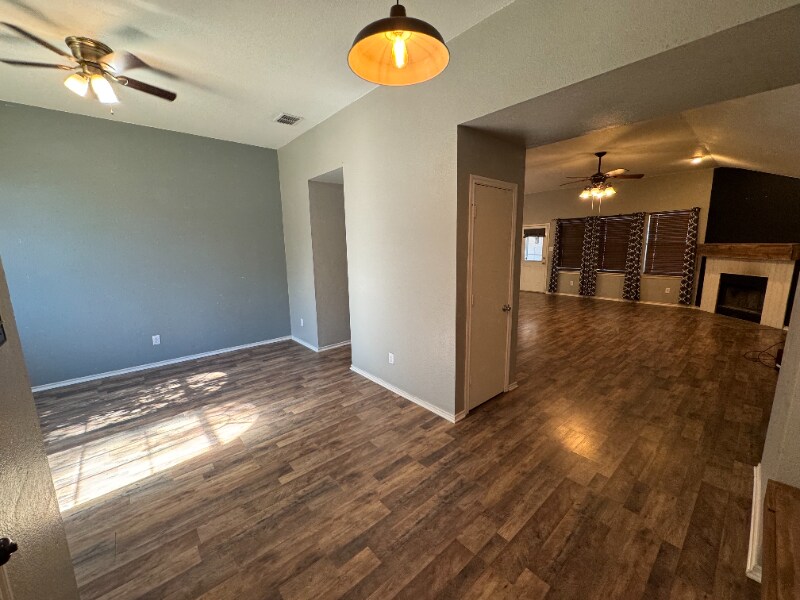 Building Photo - 1988 Helmoken Falls Dr