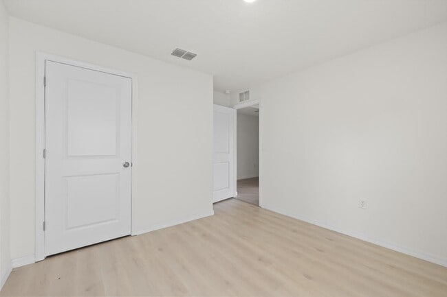 Building Photo - Recently Updated One Story - 4BR For Rent
