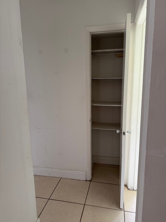 Building Photo - 2910 NW 31st St