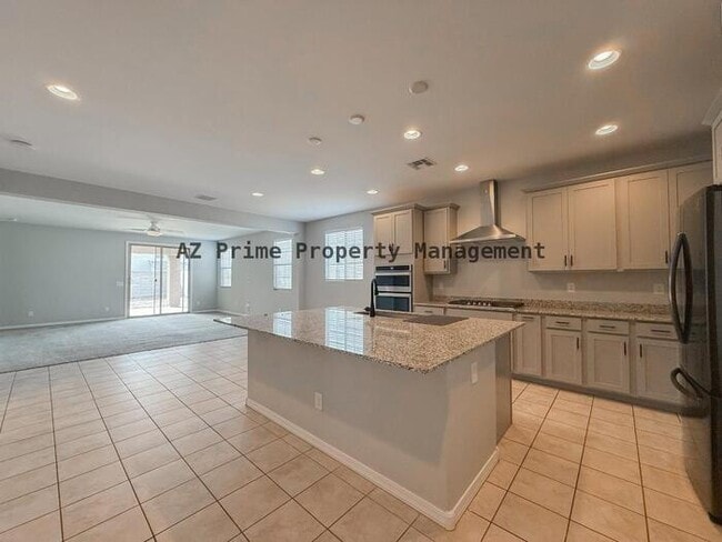 Building Photo - 19757 W Pinchot Dr