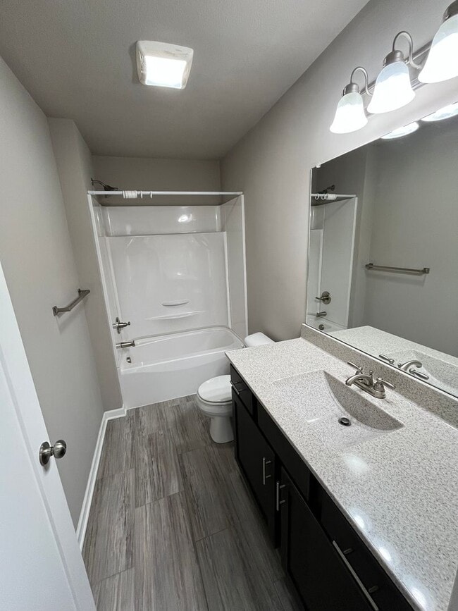 Building Photo - Now Leasing – Stylish 3-Bedroom Home in Bondurant