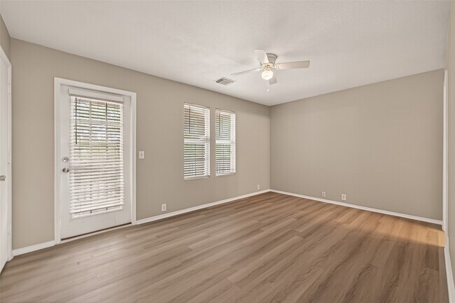 Building Photo - 16847 Mammoth Springs Dr