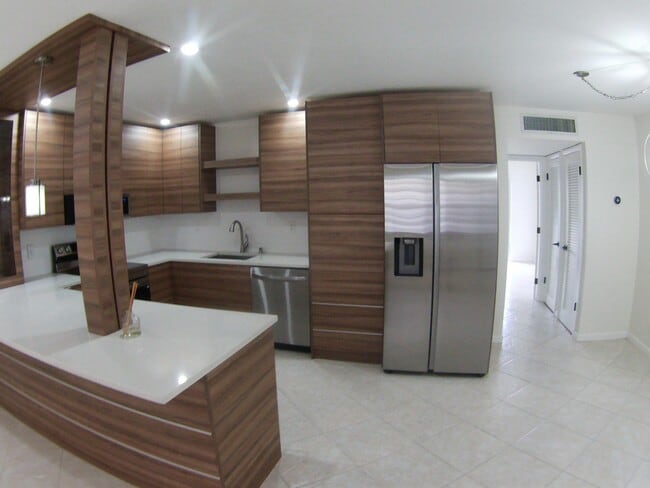 Building Photo - 319 Normandy G