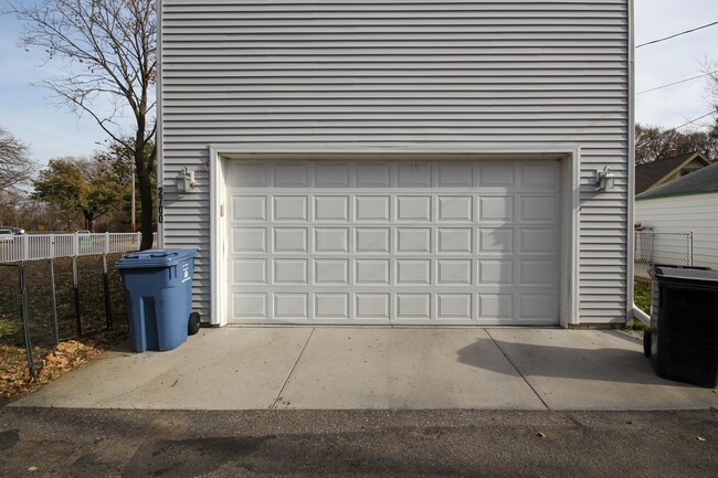 Building Photo - 2700 Dorman Ave