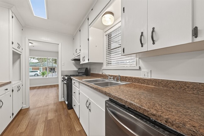 Building Photo - 1411 Mimosa Ln