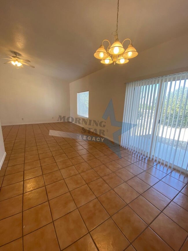Building Photo - Charming 3 bedroom 2 bath home in Las Colinas