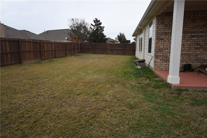 Building Photo - 5104 Blackelm Dr