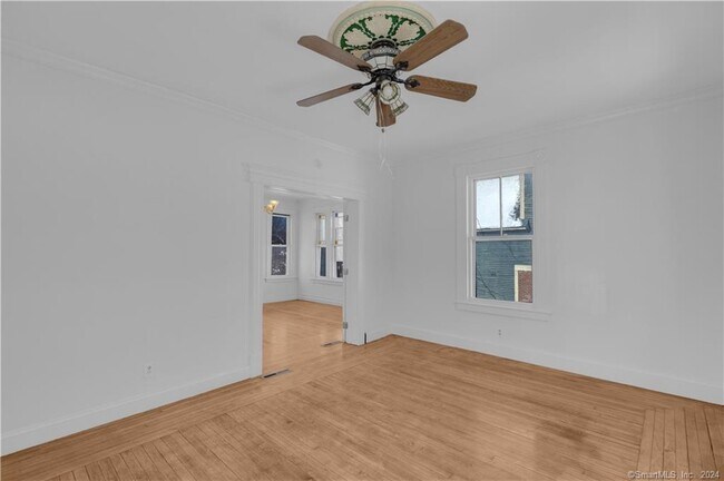 Building Photo - 313 Curtis St