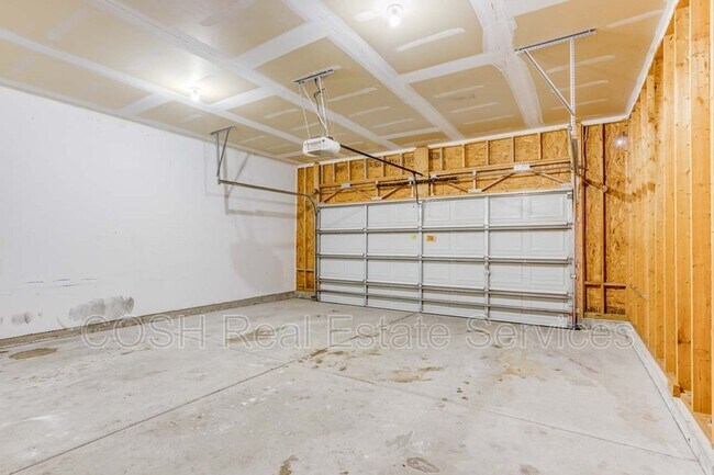 Building Photo - 1046 E Karla Ct