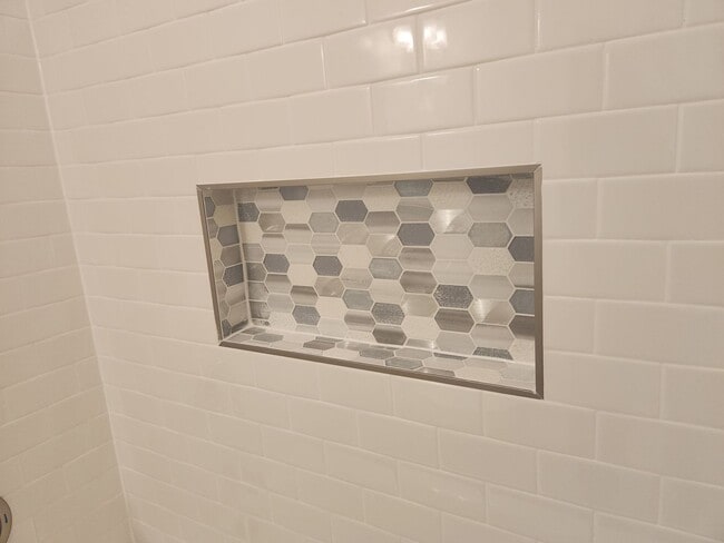 Building Photo - 3 Level  3 + 3.5 Ba w/2 BRAND NEW BATHROOM...