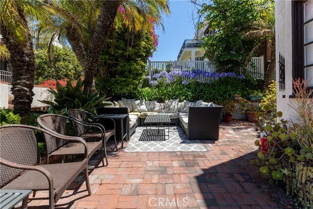 Building Photo - 3030 Manhattan Ave