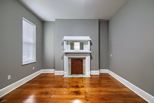 Building Photo - E Lincoln St 59-61 MLR