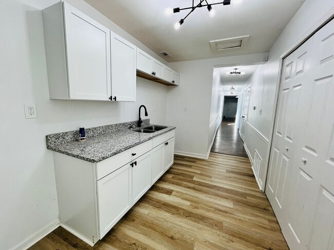 Building Photo - Remodeled 3 bedroom home in Portland