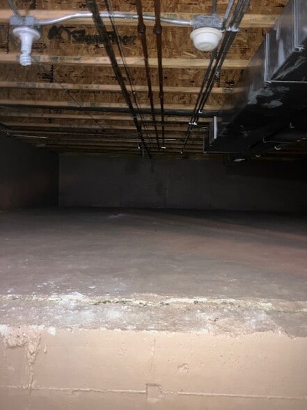 Building Photo - 3110 Shenandoah Dr