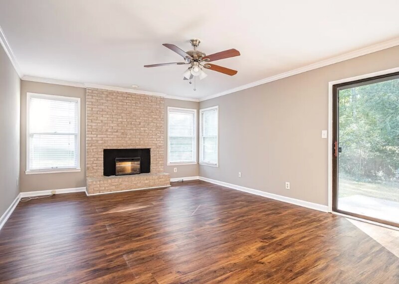 Building Photo - 10420 Meadow Crest Ln