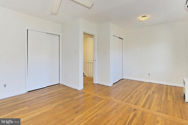 Building Photo - 2942 Landover St