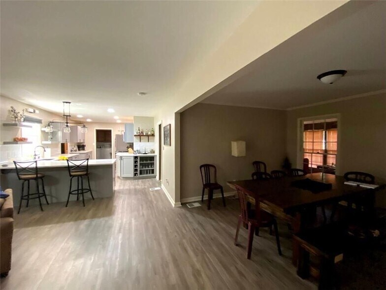 Building Photo - 4754 Winthrop Dr