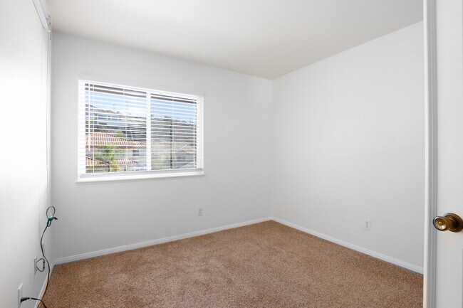 Building Photo - 14350 Classique Way