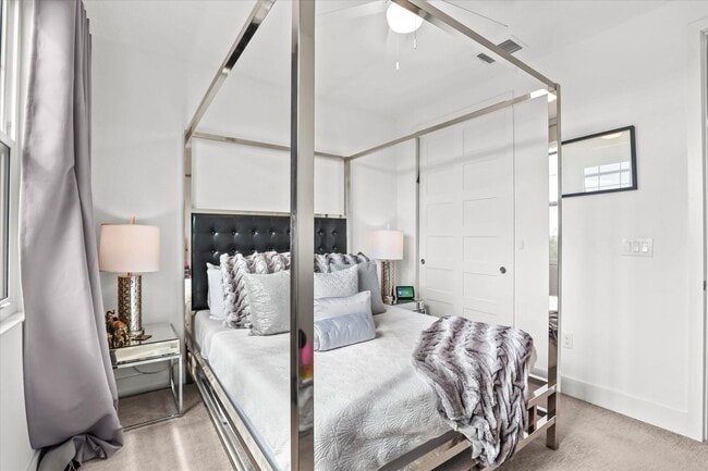 Building Photo - Waterfront Luxury Living | Private Dock + Direct Tampa Bay Access