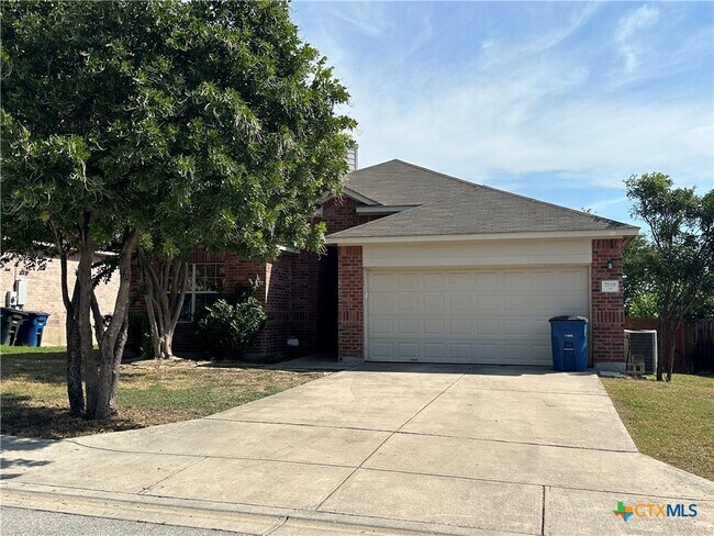 Primary Photo - 2119 Belvedere Ct